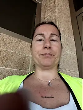 bichota85 online show from April 21, 10:00 am