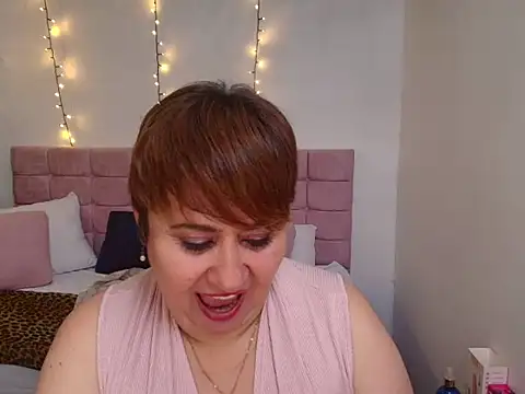 Snapshot of Sasharosee2 chatting on September 18, 12:58 pm Sasharosee2 online show from September 18, 12:58 pm