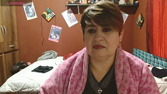 Snapshot of Sasharosee2 chatting on October 9, 1:59 pm Sasharosee2 online show from October 9, 1:59 pm