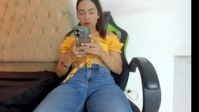 Naomis 35 online show from February 12, 7:59 pm