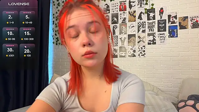 Snapshot of Bloom_Cherry chatting on October 8, 3:11 am Bloom Cherry online show from October 8, 3:11 am