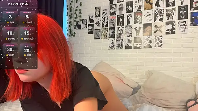 Snapshot of Bloom_Cherry chatting on October 5, 3:11 am Bloom Cherry online show from October 5, 3:11 am