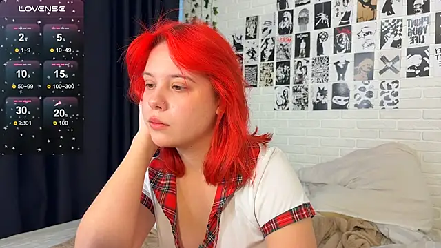 Snapshot of Bloom_Cherry chatting on September 28, 3:24 am Bloom Cherry online show from September 28, 3:24 am