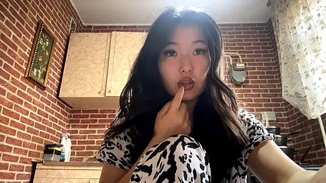 EmmaLeexth online show from March 13, 11:22 am