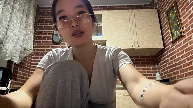 EmmaLeexth online show from September 27, 7:32 pm