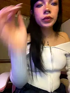Snapshot of ninacaat chatting on September 25, 12:10 am ninacaat online show from September 25, 12:10 am