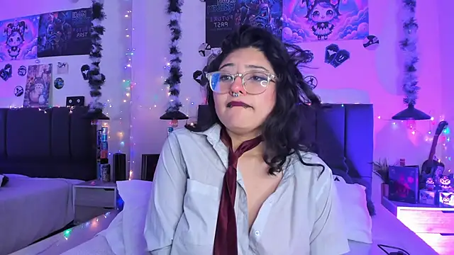 SabrinaV  online show from February 14, 11:45 am