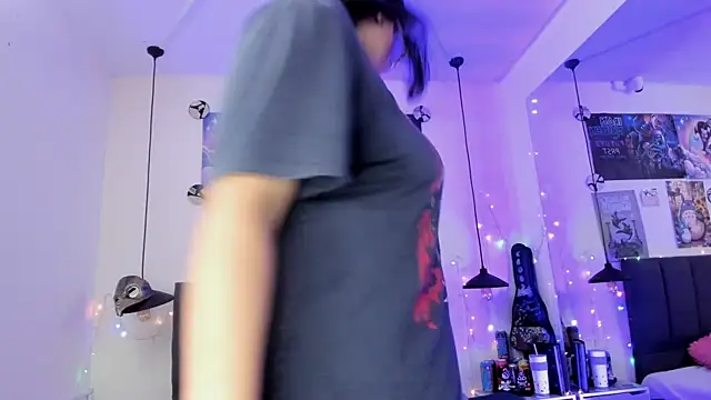 SabrinaV  online show from June 2, 11:33 am