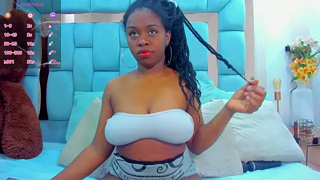 hazellanee online show from February 15, 4:48 am