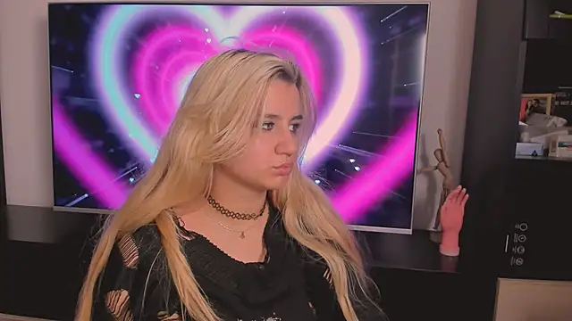 BarbaraSiren online show from September 19, 3:33 pm