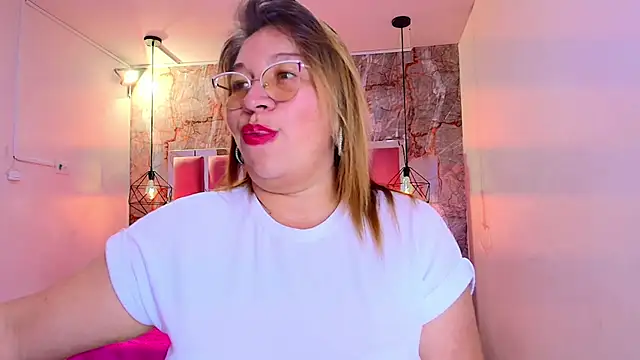 MaylinRosse  online show from February 25, 8:40 pm