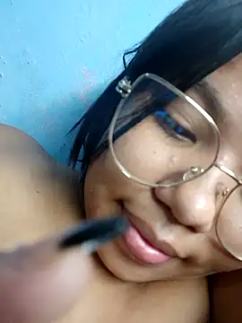 little onixx online show from October 17, 1:25 pm