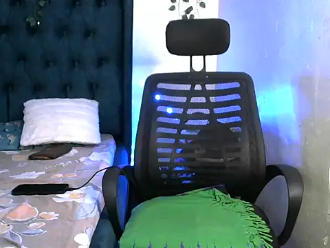 Bustyquin online show from May 15, 1:43 am