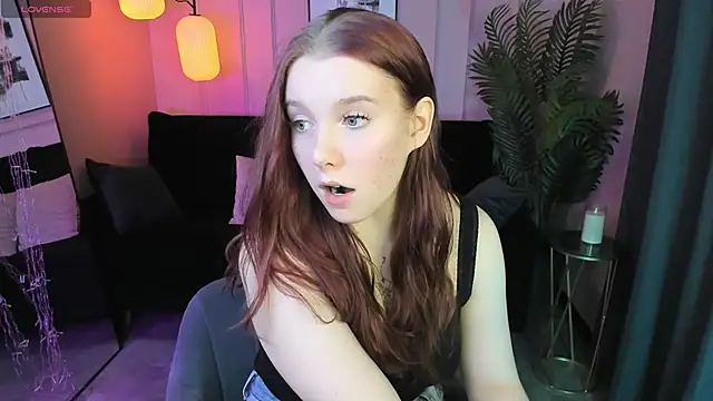 Layla Glam online show from April 8, 1:46 pm