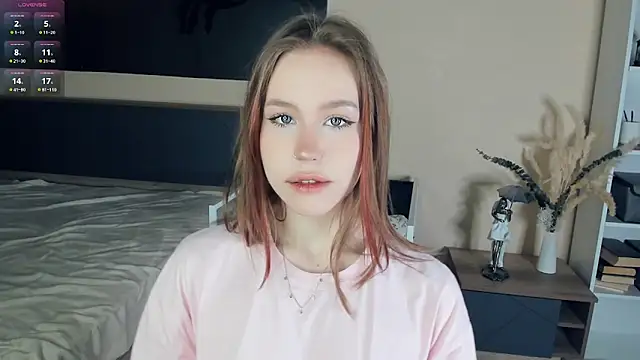 MaliaBourraine online show from February 15, 7:22 am