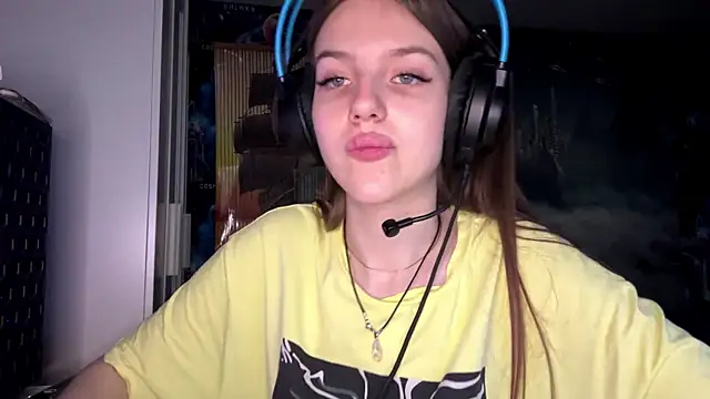 Elira Breeze online show from November 10, 1:17 pm