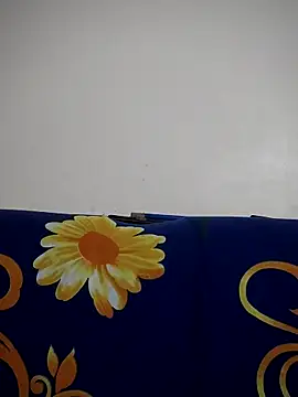 Snapshot of sweetqueen143 chatting on October 22, 3:50 pm sweetqueen143 online show from October 22, 3:50 pm