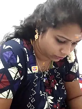 sweetqueen143 online show from April 3, 3:10 pm