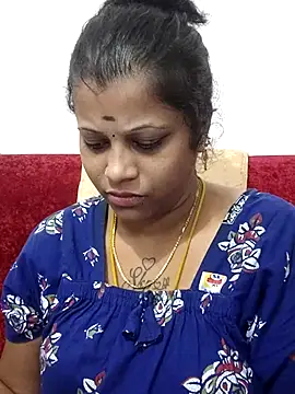 sweetqueen143 online show from April 19, 2:55 am