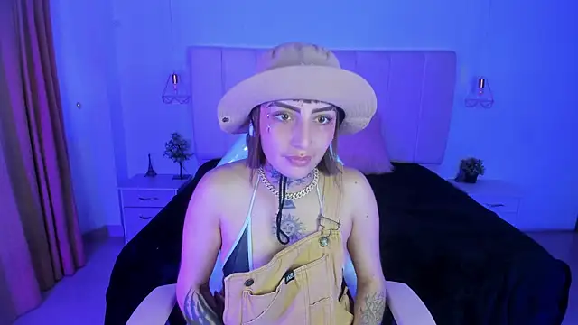 Gyal 8  online show from December 14, 4:07 am