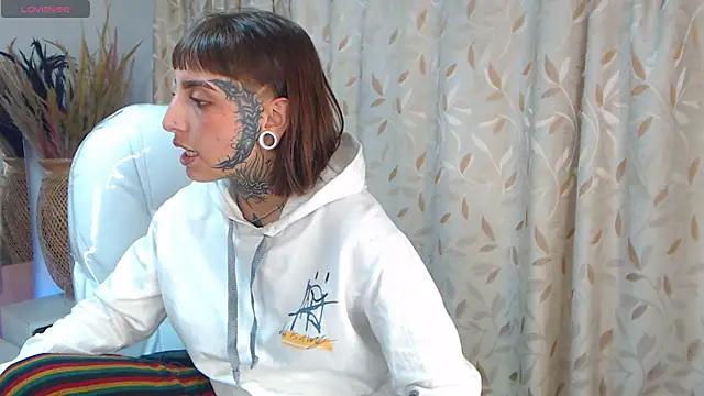 Gyal 8  online show from October 3, 3:44 am