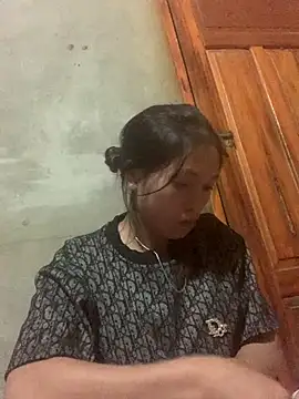 Snapshot of Halyy_xx chatting on October 16, 11:46 am Halyy xx online show from October 16, 11:46 am