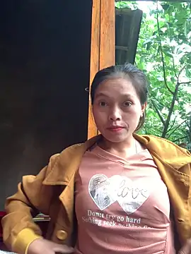 Snapshot of Halyy_xx chatting on September 29, 2:05 am Halyy xx online show from September 29, 2:05 am