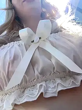 RonnieKiss online show from November 15, 4:02 am