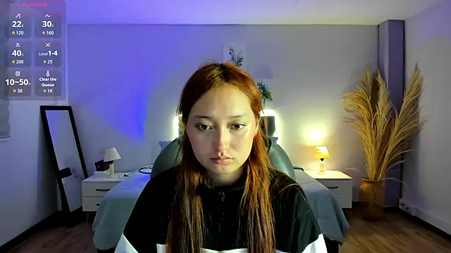 Snapshot of Samara_Hilton_2 chatting on September 29, 8:14 pm Samara Hilton 2 online show from September 29, 8:14 pm
