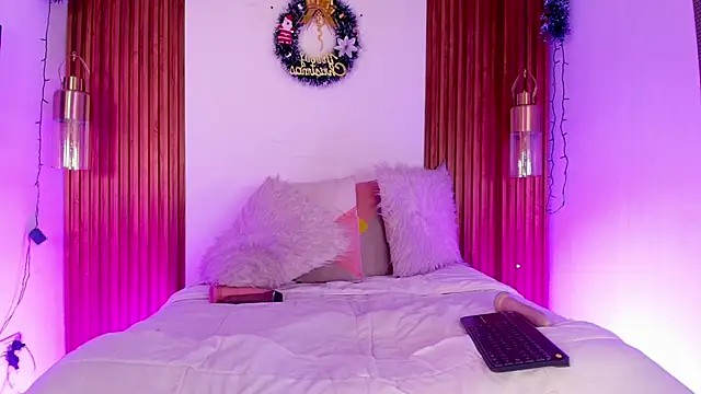 EvaGoddess  online show from December 14, 8:25 pm