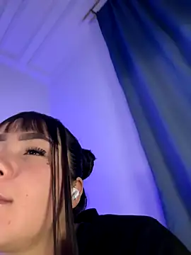  amelie- online show from December 3, 12:35 am