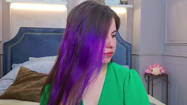 Akira Halls online show from November 25, 5:42 am