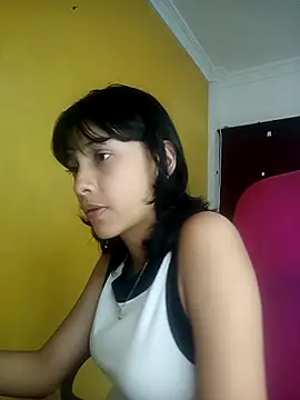 xoxo milk online show from October 24, 8:05 pm