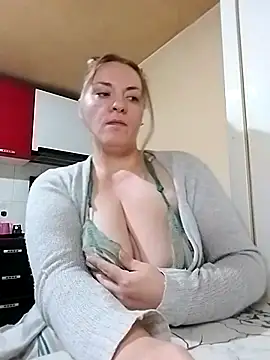 Mommygetnaughty online show from November 3, 10:47 pm