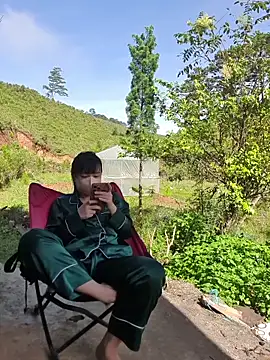 Helen-Tran online show from October 22, 1:32 am