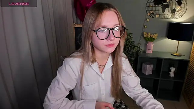 elliupp online show from October 4, 9:59 am