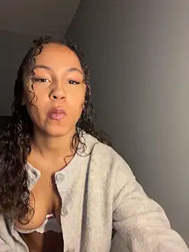 OliviaAshhh online show from November 22, 9:50 pm