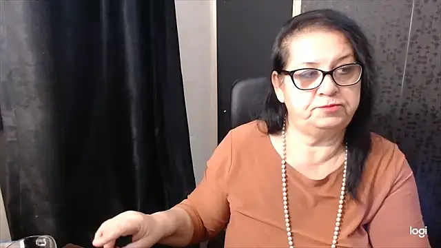 MissSanjanne online show from November 3, 5:55 am