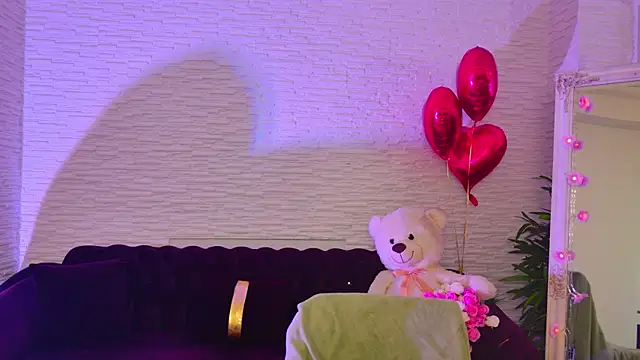 MeganSin  online show from February 12, 6:04 am