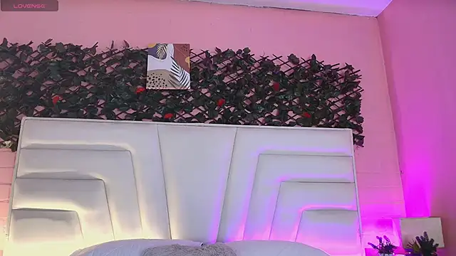 Krystal Heartss online show from February 14, 1:24 pm