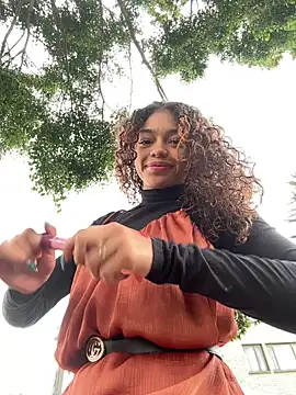 PrettyLia online show from February 15, 7:57 pm