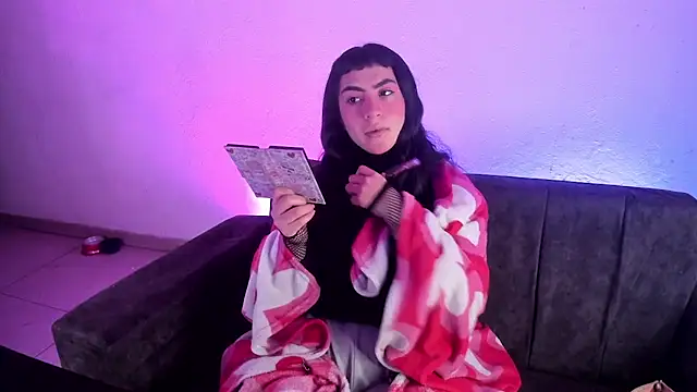 kitty  chs online show from October 23, 12:44 pm