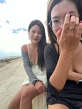 redrose520 online show from August 9, 6:18 am