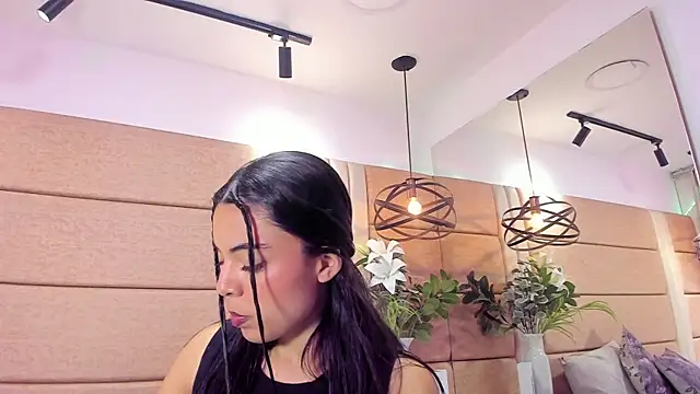 Snapshot of AriaBelles chatting on October 12, 6:21 pm AriaBelles online show from October 12, 6:21 pm