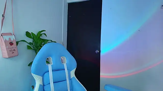 Hinata 21  online show from October 24, 5:09 pm