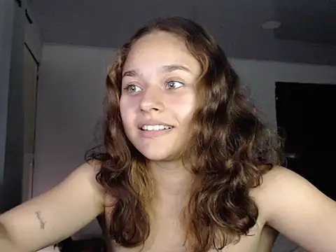 LittleCheerry69 online show from April 21, 8:38 pm