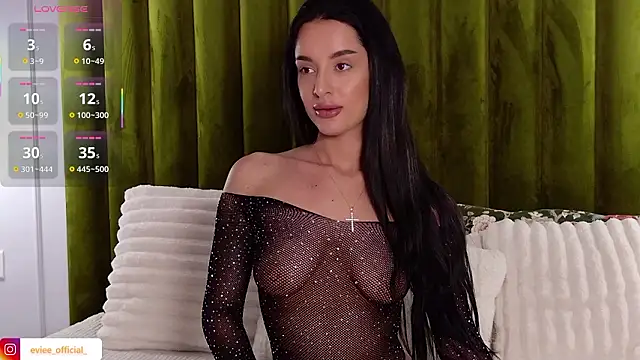 EvieeRosie online show from February 24, 8:13 am