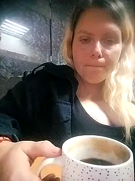 Snapshot of Fiona696 chatting on October 5, 5:18 pm Fiona696 online show from October 5, 5:18 pm