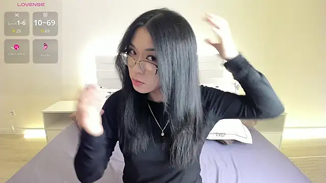 cute cutiepie online show from October 2, 1:05 pm