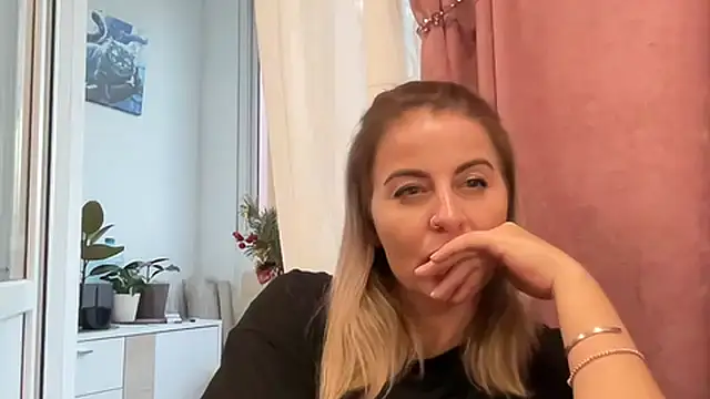 Miravynn online show from April 1, 3:53 pm